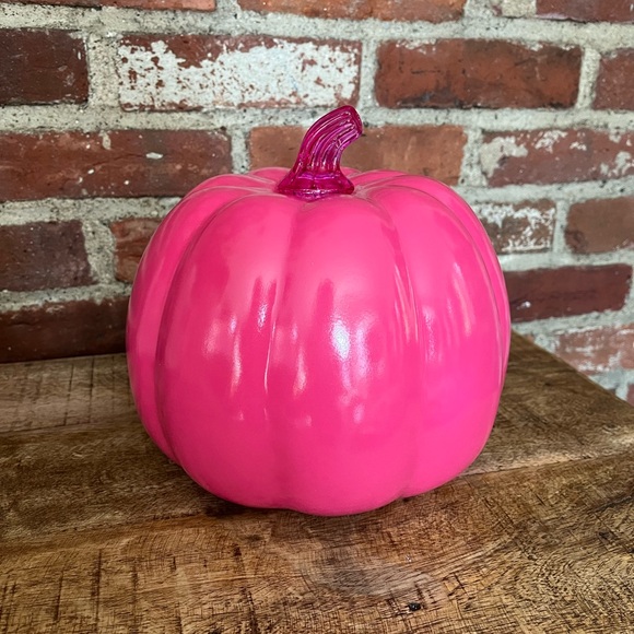 Goblins and ghouls, adorable pink pumpkin new with tags lights up - Picture 6 of 6